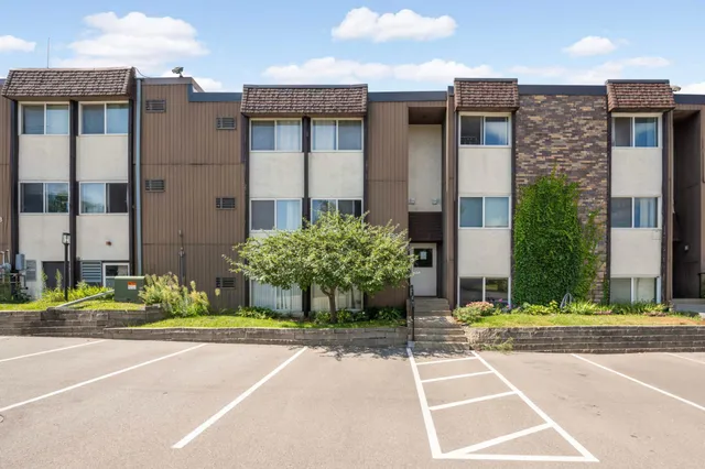 $88,500 | 12990 Nicollet Avenue, Unit 102, Burnsville, MN 55337