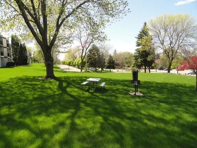 $88,500 | 12990 Nicollet Avenue, Unit 102, Burnsville, MN 55337