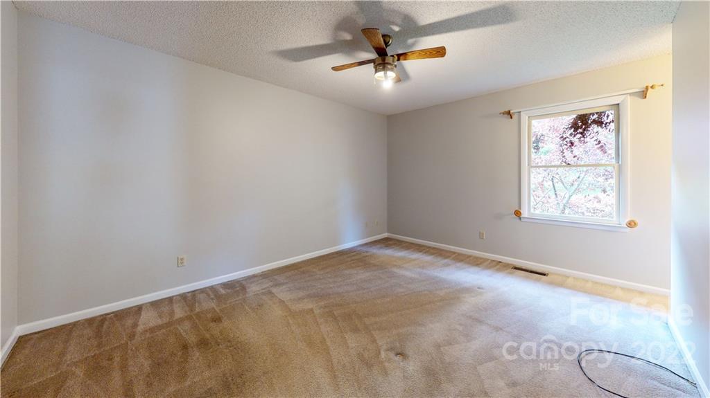 23 Camelfield Road, Unit 21 Weaverville, NC 28787 - Photo 17 of 42 Gallery Image 17