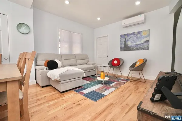 $1,150,000 | 189 Summit Cross, Rutherford, NJ 07070