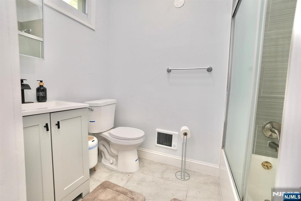 189 Summit Cross Rutherford, NJ 07070 - Photo 12 of 44