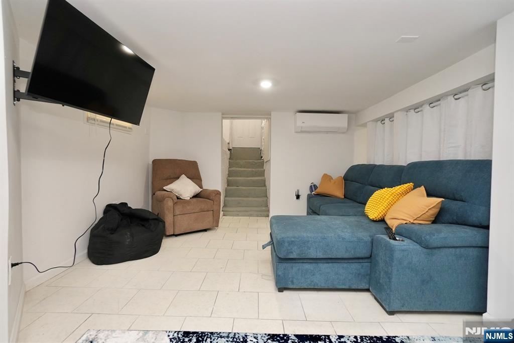 189 Summit Cross Rutherford, NJ 07070 - Photo 17 of 44