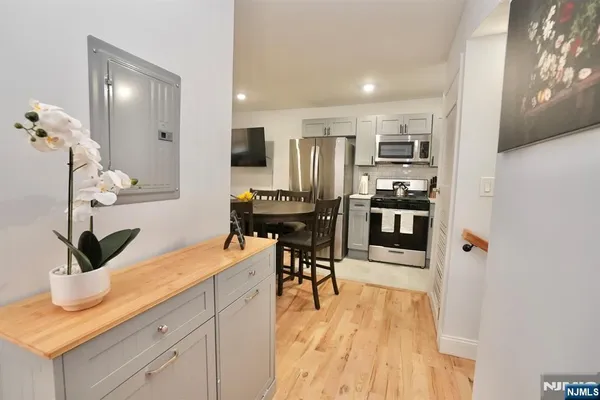 $1,150,000 | 189 Summit Cross, Rutherford, NJ 07070