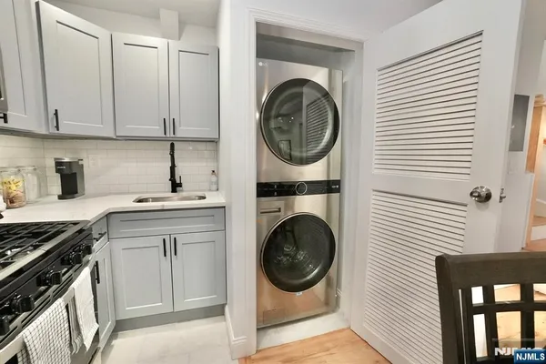 $1,150,000 | 189 Summit Cross, Rutherford, NJ 07070