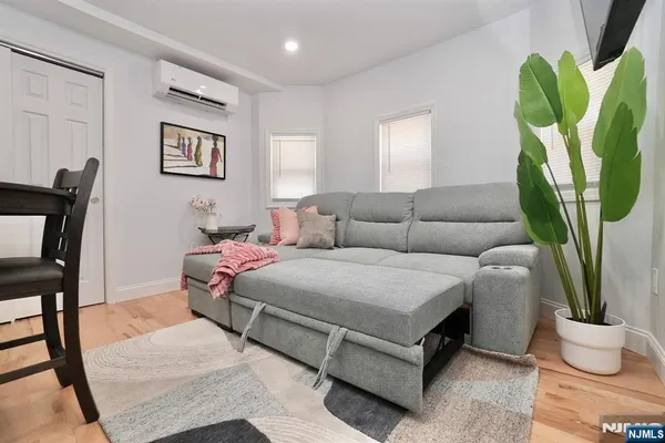 $1,150,000 | 189 Summit Cross, Rutherford, NJ 07070