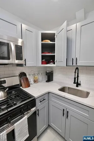 $1,150,000 | 189 Summit Cross, Rutherford, NJ 07070