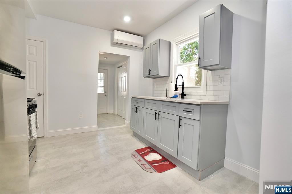 189 Summit Cross Rutherford, NJ 07070 - Photo 6 of 44