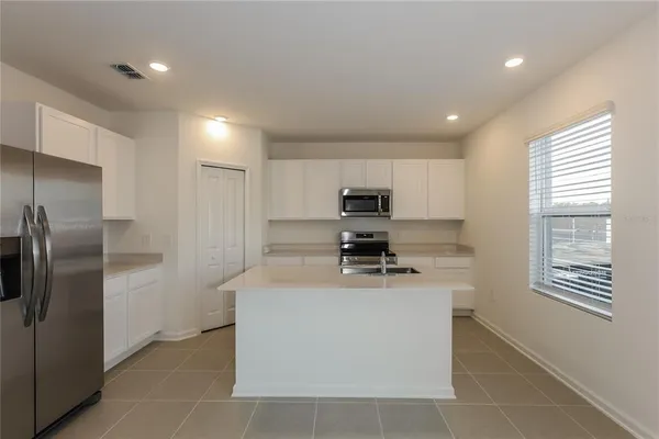 $2,295 | 323 Artemis St Lake, Lake Wales, FL 33853