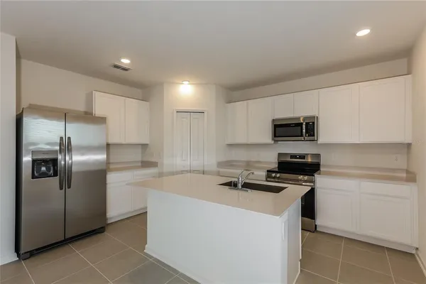 $2,295 | 323 Artemis St Lake, Lake Wales, FL 33853