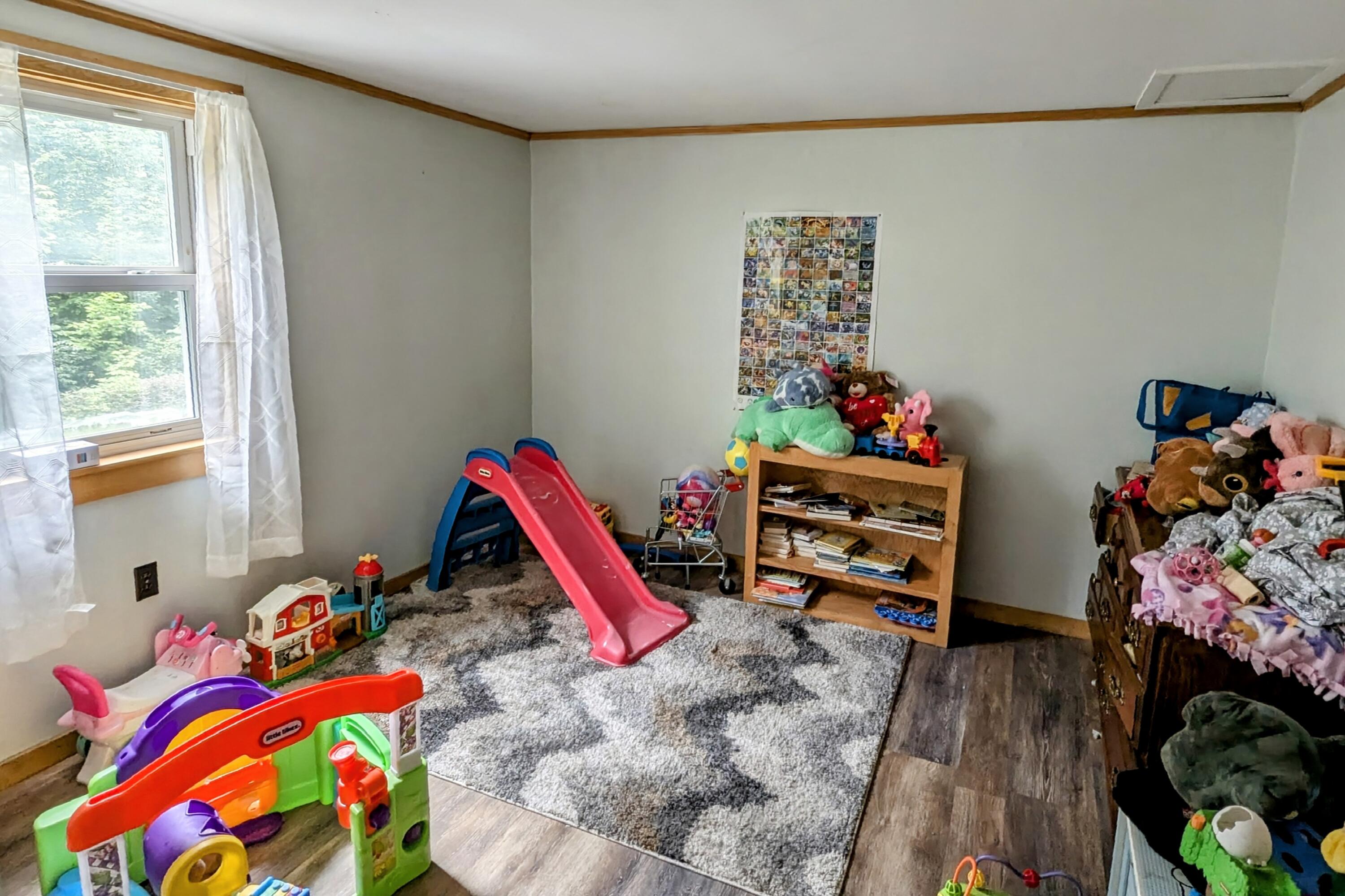 189 Shusta Road Madison, ME 04950 - Photo 18 of 30 Bedroom 3
