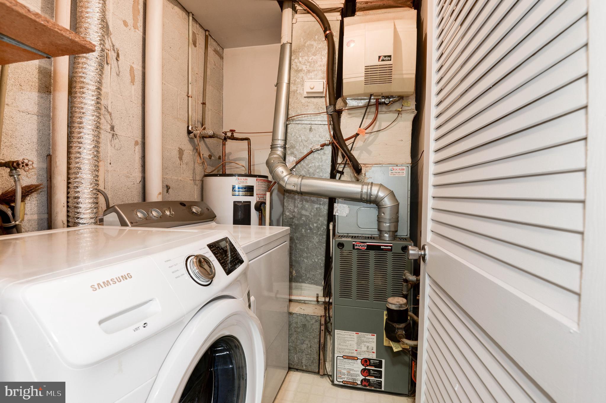 2334 Southgate Square Reston, VA 20191 - Photo 16 of 46 Utility room