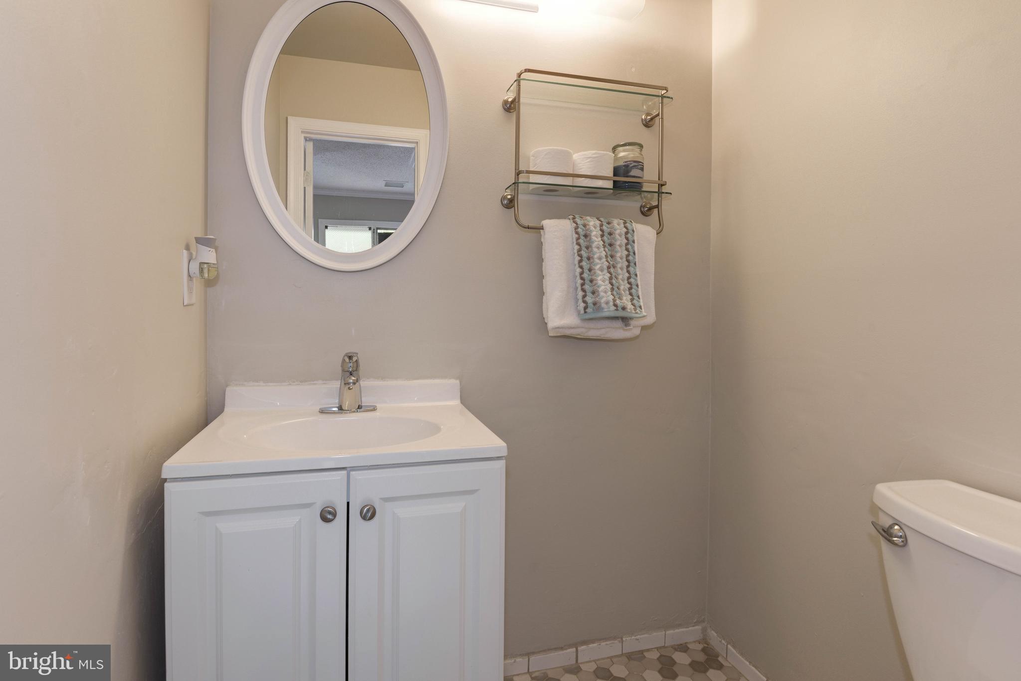 2334 Southgate Square Reston, VA 20191 - Photo 17 of 46 Half Bath