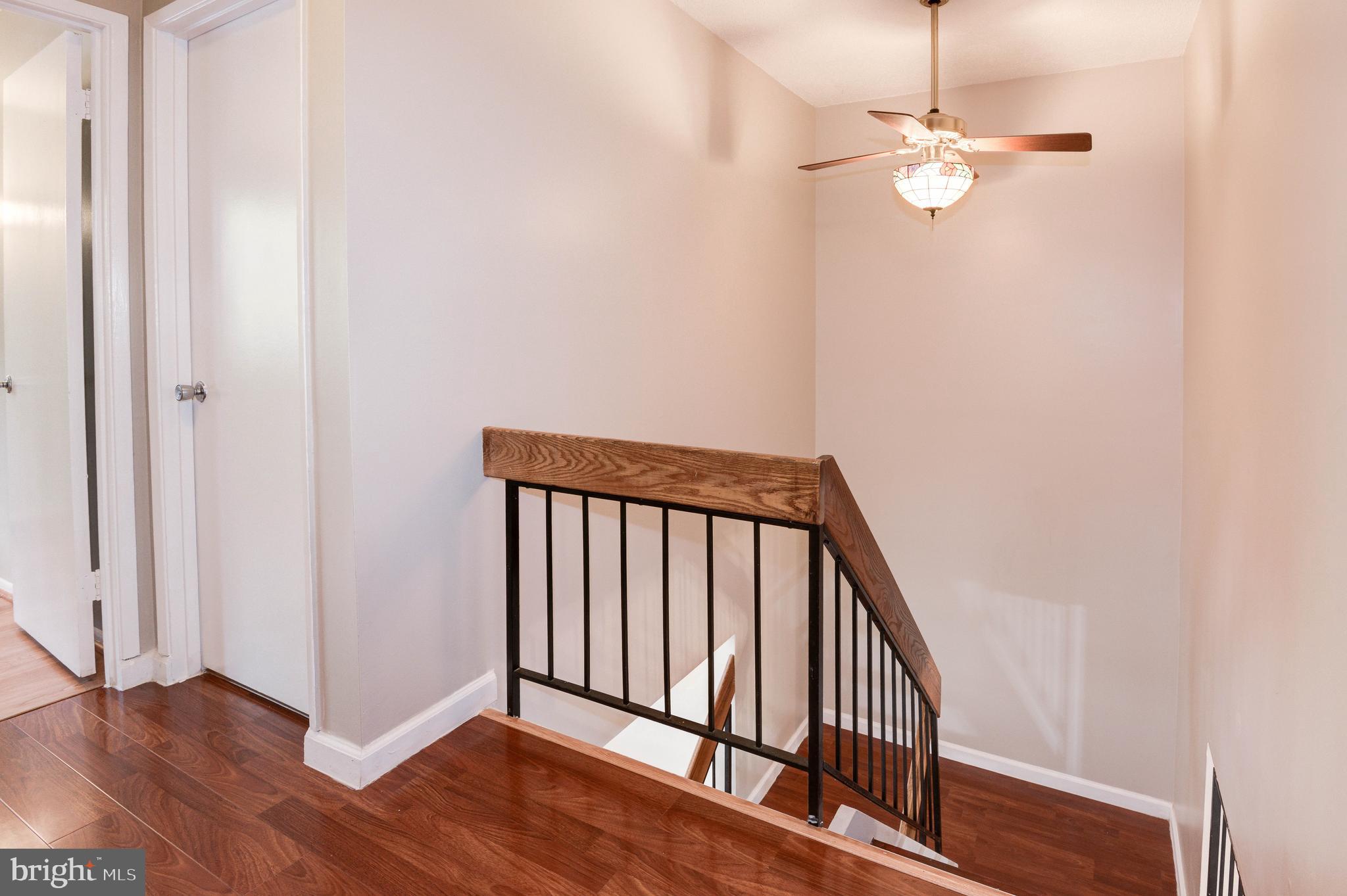 2334 Southgate Square Reston, VA 20191 - Photo 18 of 46 Hallway