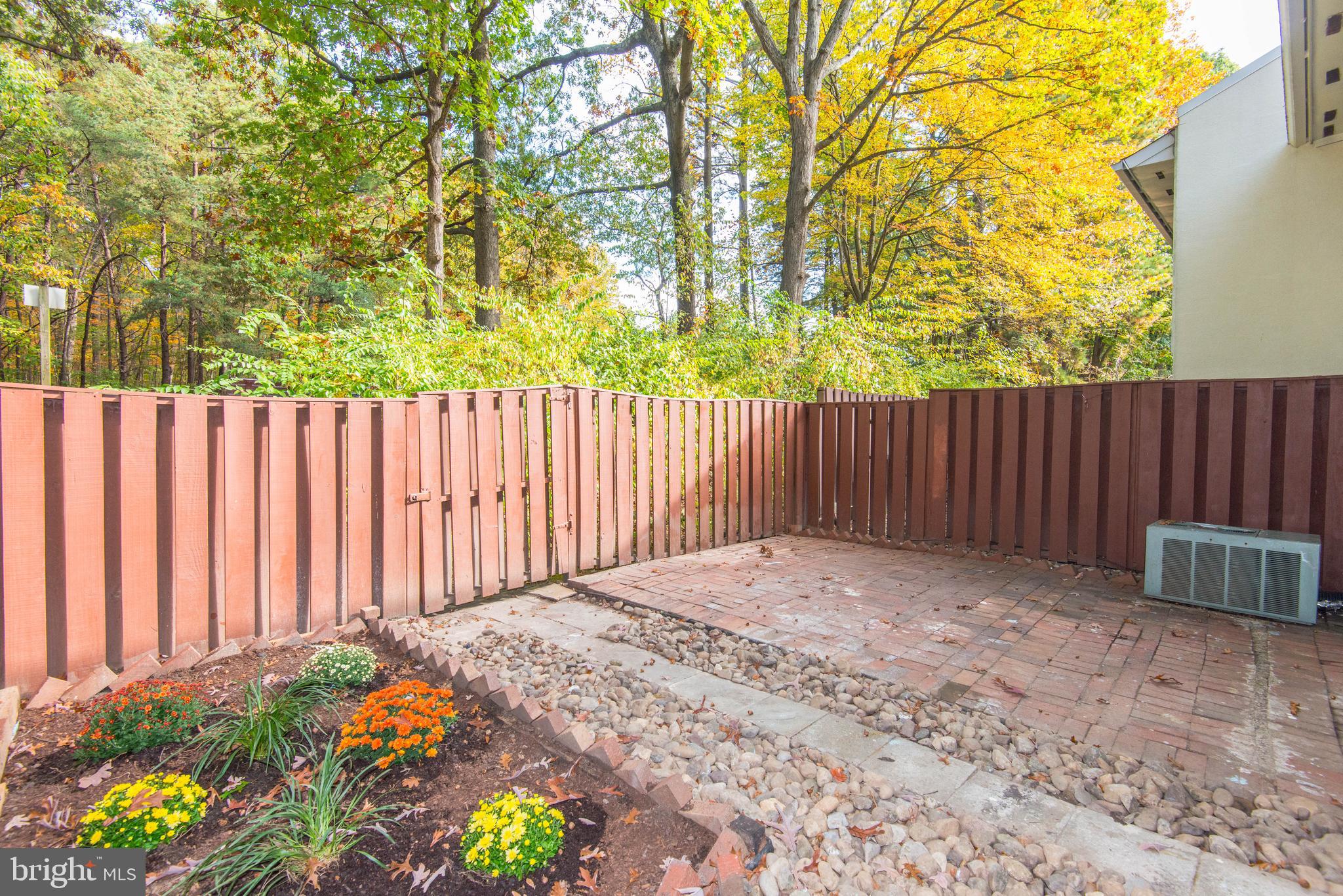 2334 Southgate Square Reston, VA 20191 - Photo 32 of 46 Backyard