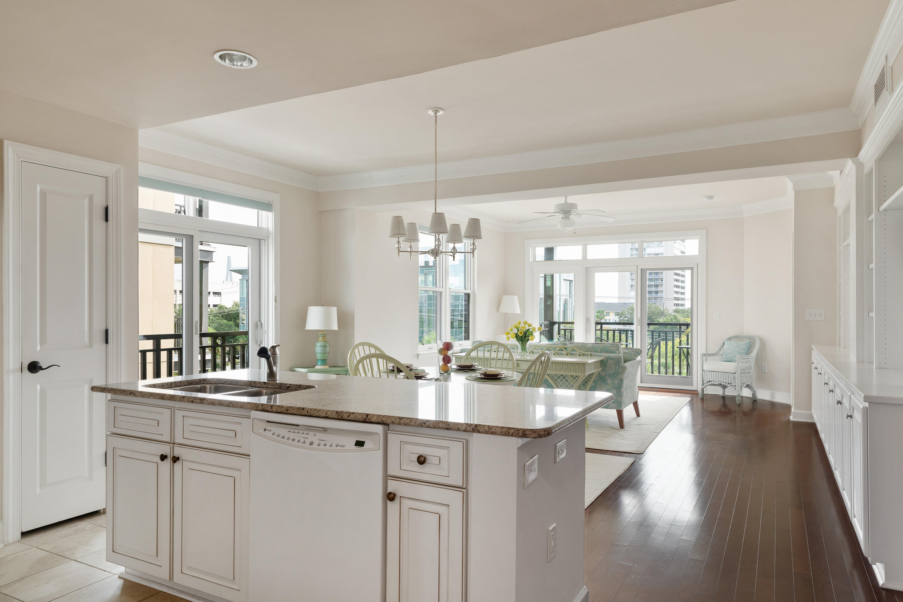 33 Calhoun Street, Unit 235 Charleston, SC 29401 - Photo 3 of 25 33CalhounSt-KeenEyeMarketing-12