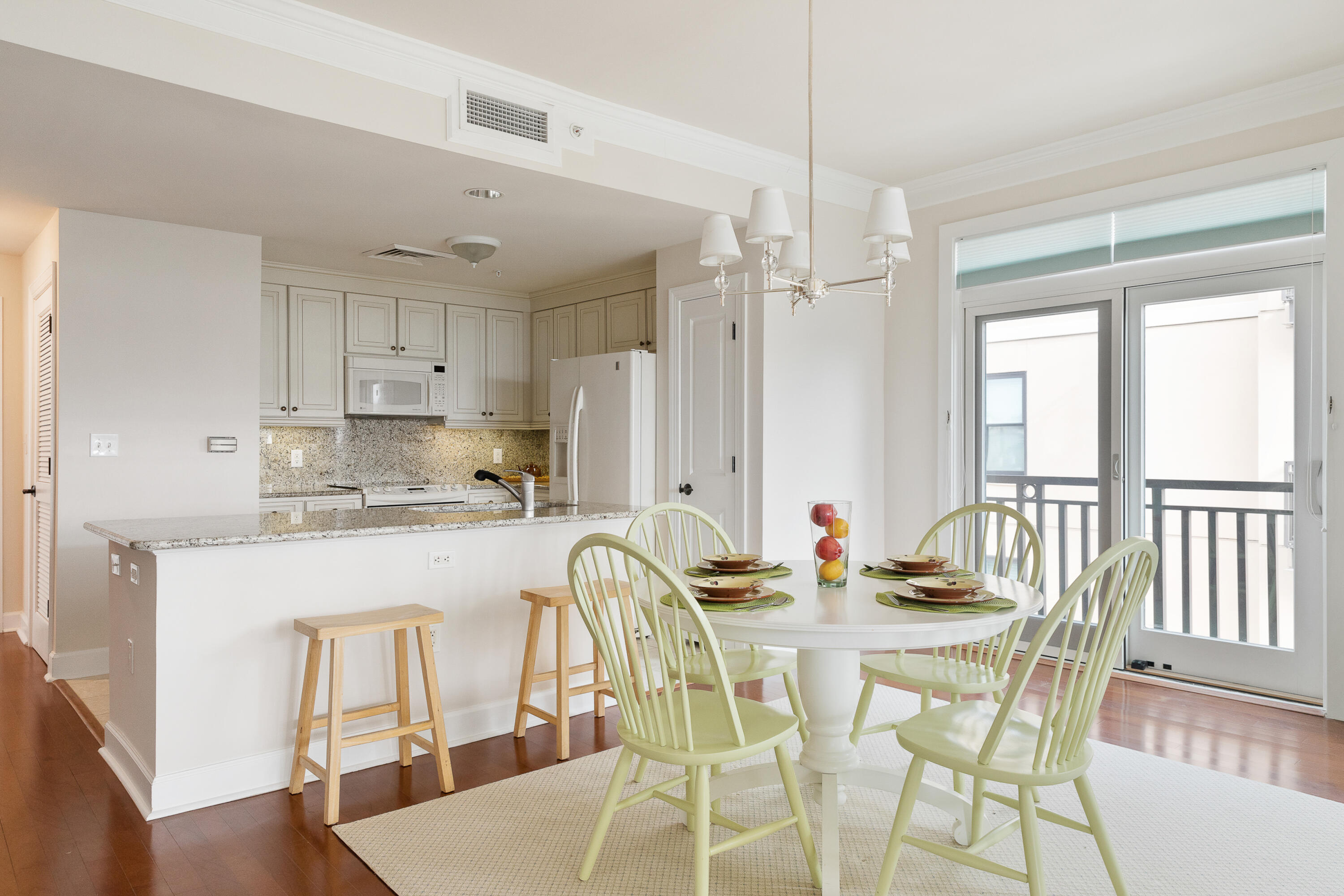 33 Calhoun Street, Unit 235 Charleston, SC 29401 - Photo 5 of 25 33CalhounSt-KeenEyeMarketing-14