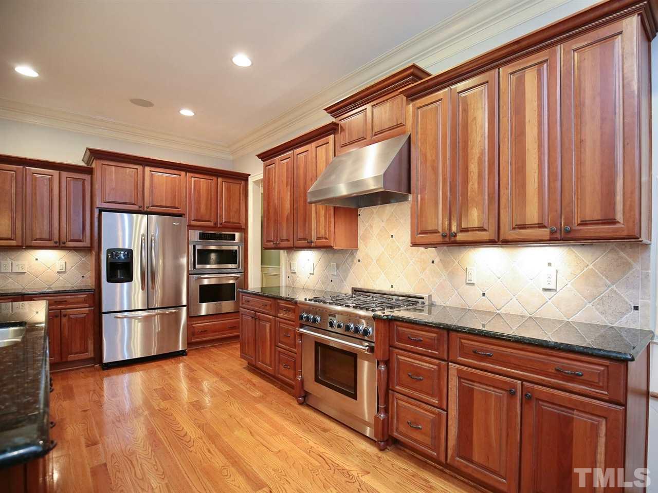 2916 Claremont Road Raleigh, NC 27608 - Photo 9 of 30