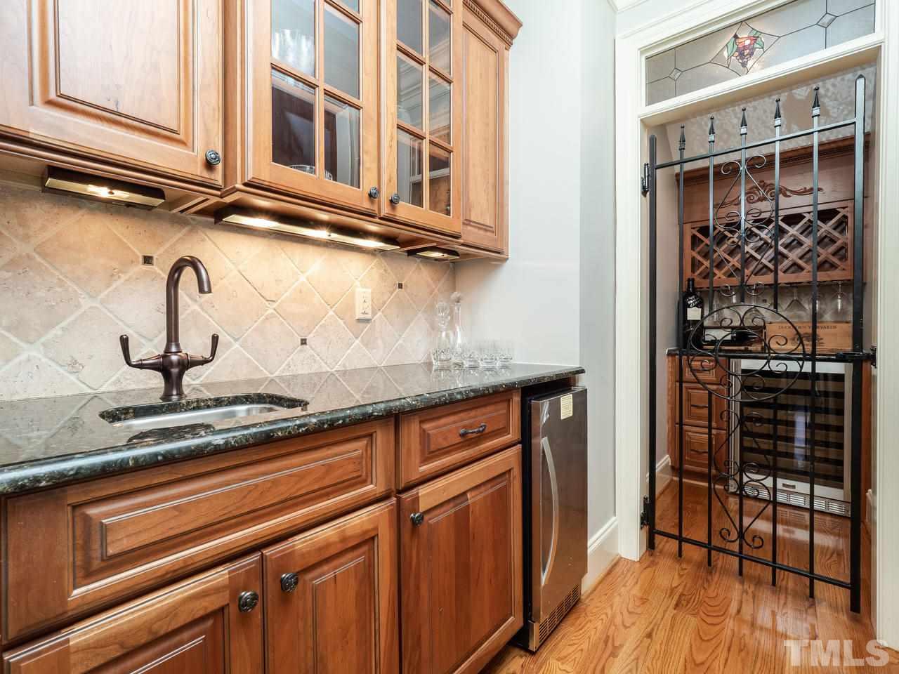 2916 Claremont Road Raleigh, NC 27608 - Photo 10 of 30