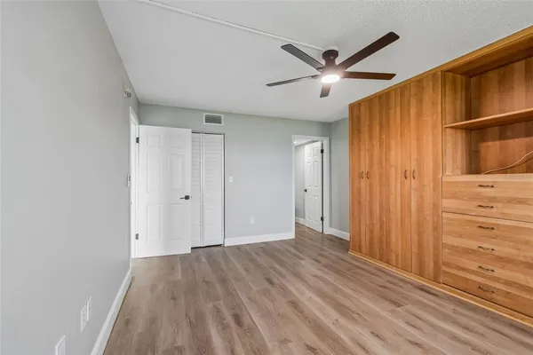 $2,500 | 7050 Sunset Drive South, Unit 605, South Pasadena, FL 33707