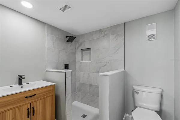 $2,500 | 7050 Sunset Drive South, Unit 605, South Pasadena, FL 33707