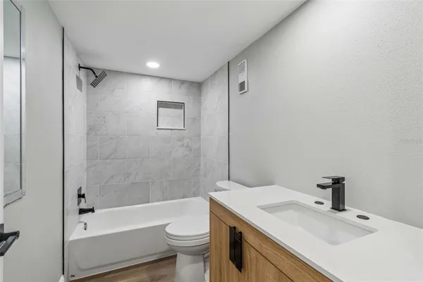 $2,300 | 7050 Sunset Drive South, Unit 605, South Pasadena, FL 33707