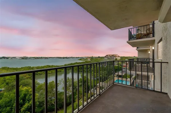 $2,500 | 7050 Sunset Drive South, Unit 605, South Pasadena, FL 33707