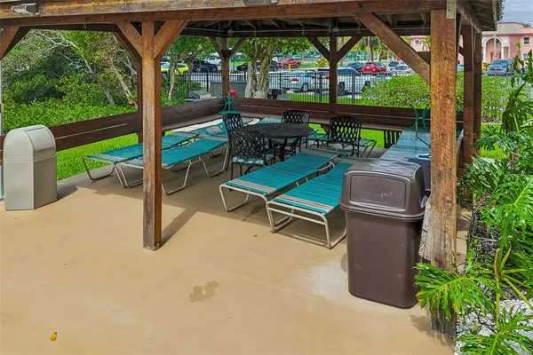 $2,300 | 7050 Sunset Drive South, Unit 605, South Pasadena, FL 33707