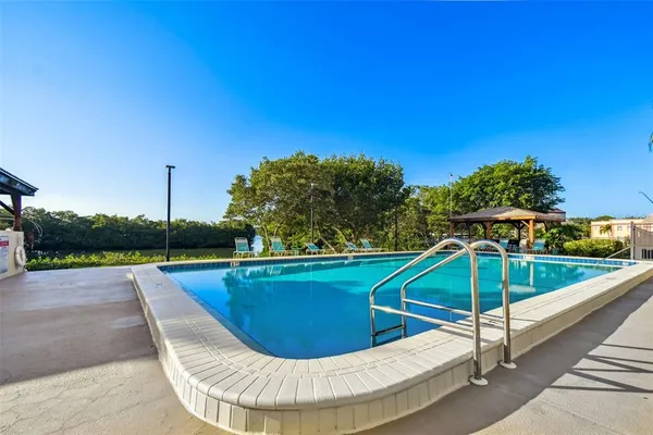 $2,500 | 7050 Sunset Drive South, Unit 605, South Pasadena, FL 33707