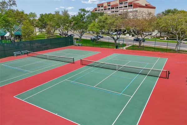 $2,300 | 7050 Sunset Drive South, Unit 605, South Pasadena, FL 33707