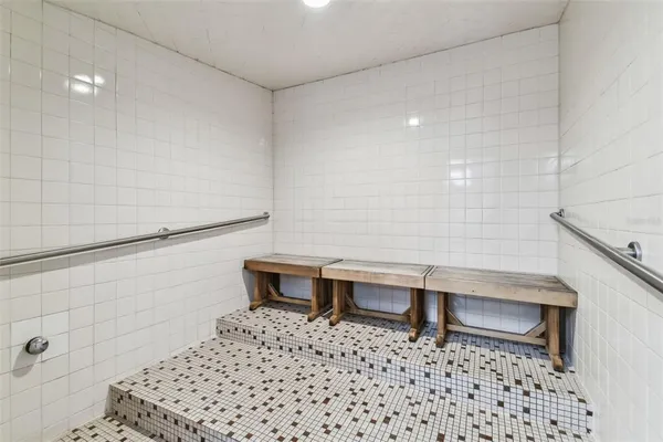 $2,500 | 7050 Sunset Drive South, Unit 605, South Pasadena, FL 33707