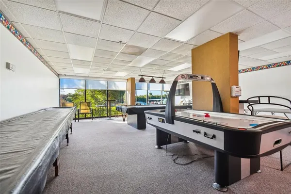 $2,300 | 7050 Sunset Drive South, Unit 605, South Pasadena, FL 33707