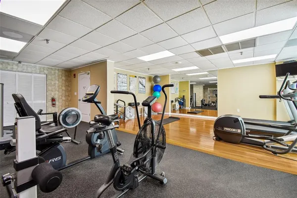 $2,300 | 7050 Sunset Drive South, Unit 605, South Pasadena, FL 33707