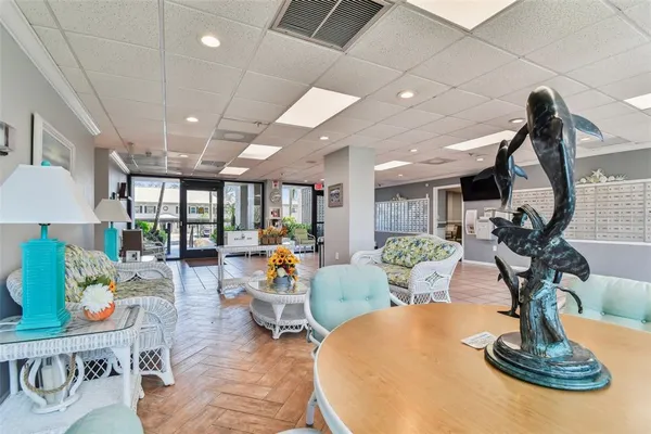 $2,500 | 7050 Sunset Drive South, Unit 605, South Pasadena, FL 33707