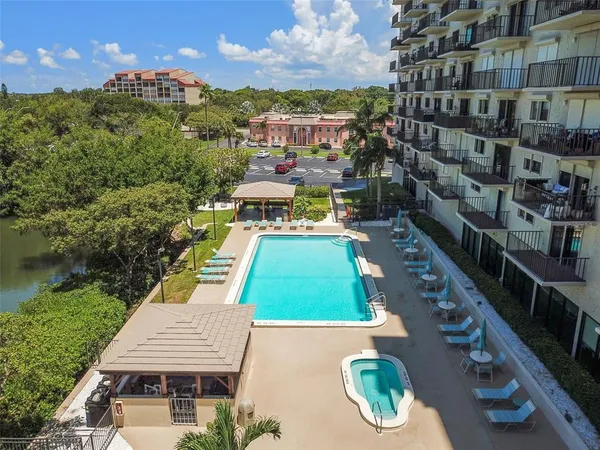 $2,500 | 7050 Sunset Drive South, Unit 605, South Pasadena, FL 33707