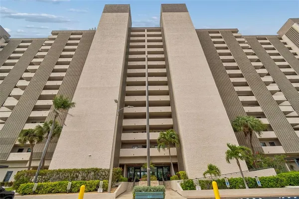 $2,500 | 7050 Sunset Drive South, Unit 605, South Pasadena, FL 33707