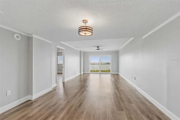 $2,500 | 7050 Sunset Drive South, Unit 605, South Pasadena, FL 33707