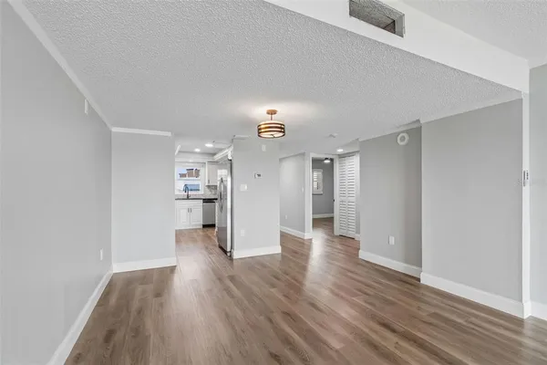 $2,500 | 7050 Sunset Drive South, Unit 605, South Pasadena, FL 33707