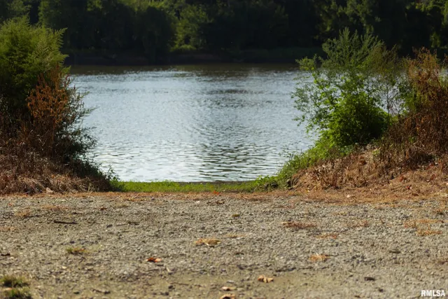 $299,000 | 110 East Co Road 150, Warsaw, IL 62379