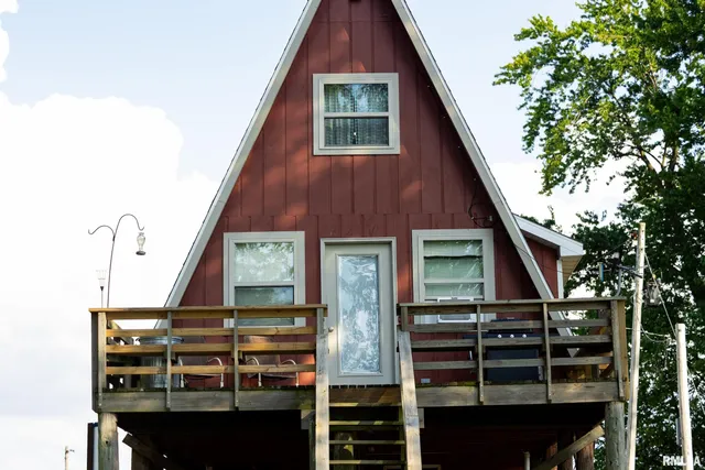 $299,000 | 110 East Co Road 150, Warsaw, IL 62379