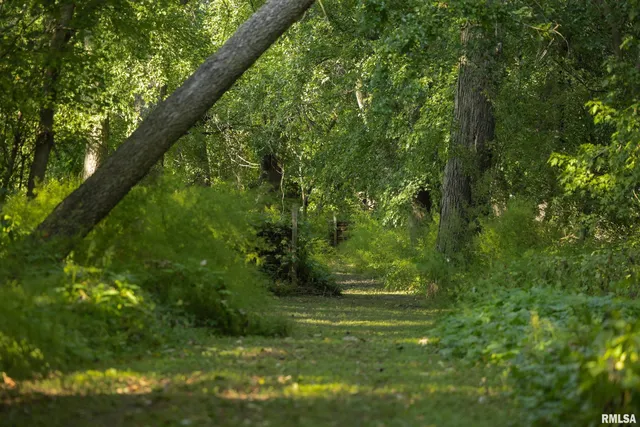 $299,000 | 110 East Co Road 150, Warsaw, IL 62379