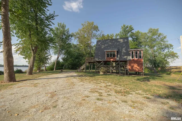 $299,000 | 110 East Co Road 150, Warsaw, IL 62379