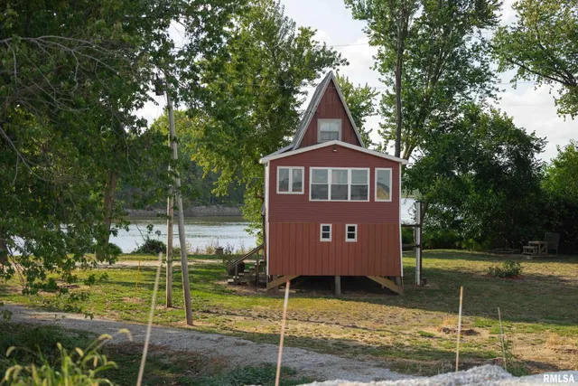 $299,000 | 110 East Co Road 150, Warsaw, IL 62379