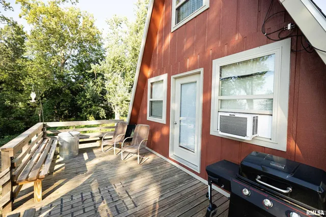 $299,000 | 110 East Co Road 150, Warsaw, IL 62379