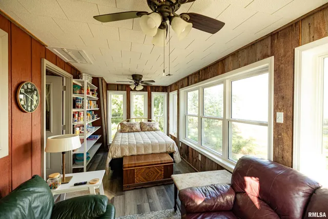 $299,000 | 110 East Co Road 150, Warsaw, IL 62379