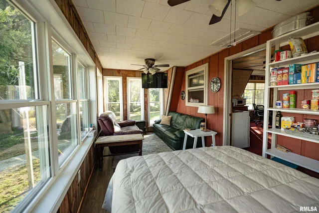 $299,000 | 110 East Co Road 150, Warsaw, IL 62379