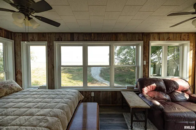 $299,000 | 110 East Co Road 150, Warsaw, IL 62379