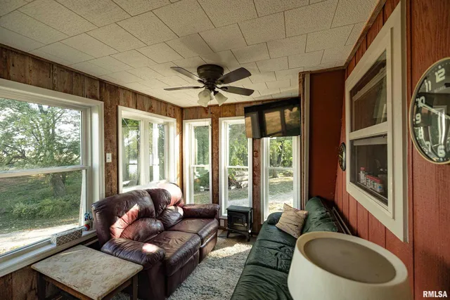 $299,000 | 110 East Co Road 150, Warsaw, IL 62379