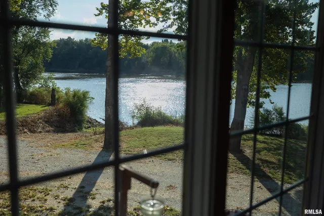 $299,000 | 110 East Co Road 150, Warsaw, IL 62379