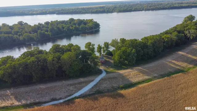 $299,000 | 110 East Co Road 150, Warsaw, IL 62379