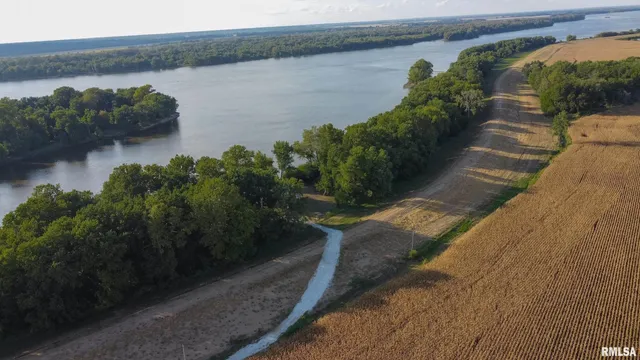 $299,000 | 110 East Co Road 150, Warsaw, IL 62379